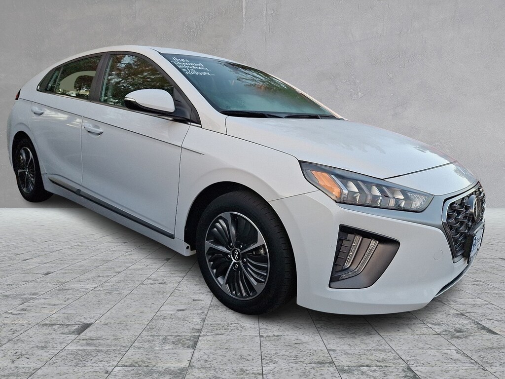 Used 2022 Hyundai IONIQ Plug-In Hybrid SEL