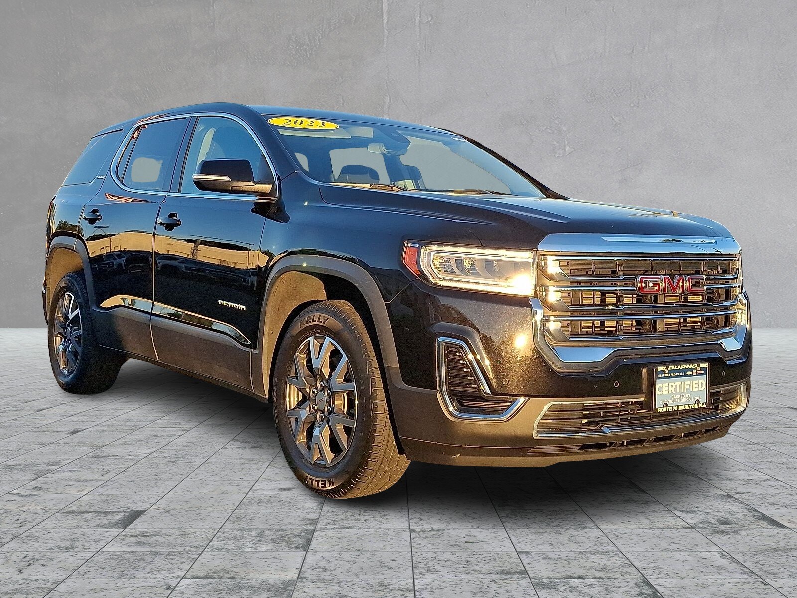 2023 Gmc Acadia SLE photo 2