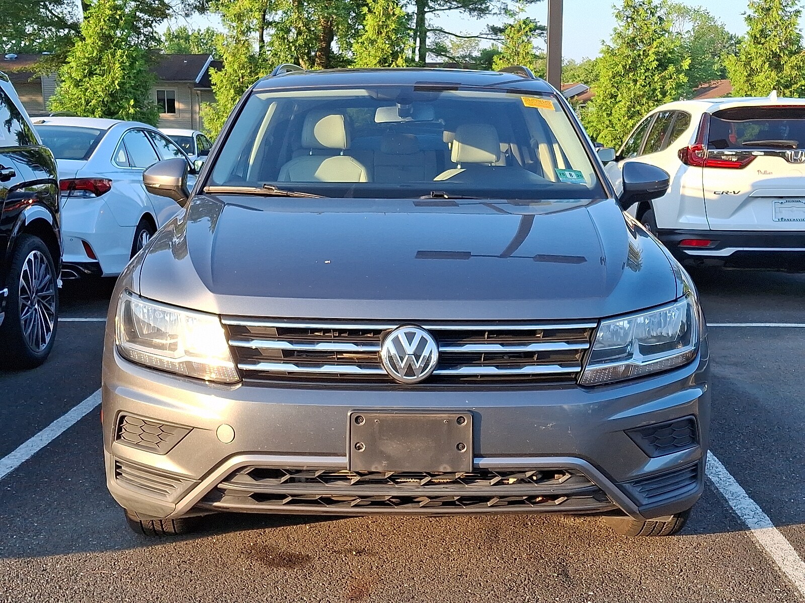 2018 Volkswagen Tiguan SEL photo 2