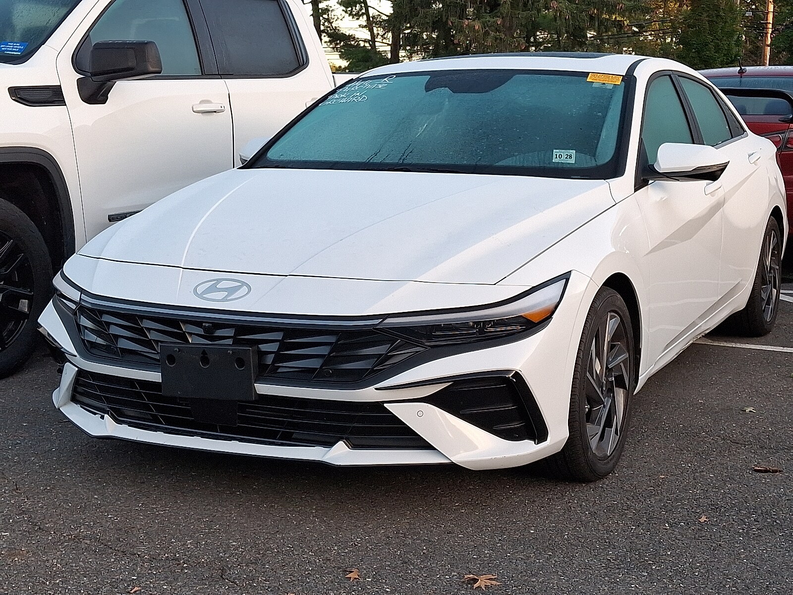 2024 Hyundai Elantra Limited photo 3