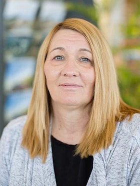 Staff member Linda Levins from 792fb7f2287d