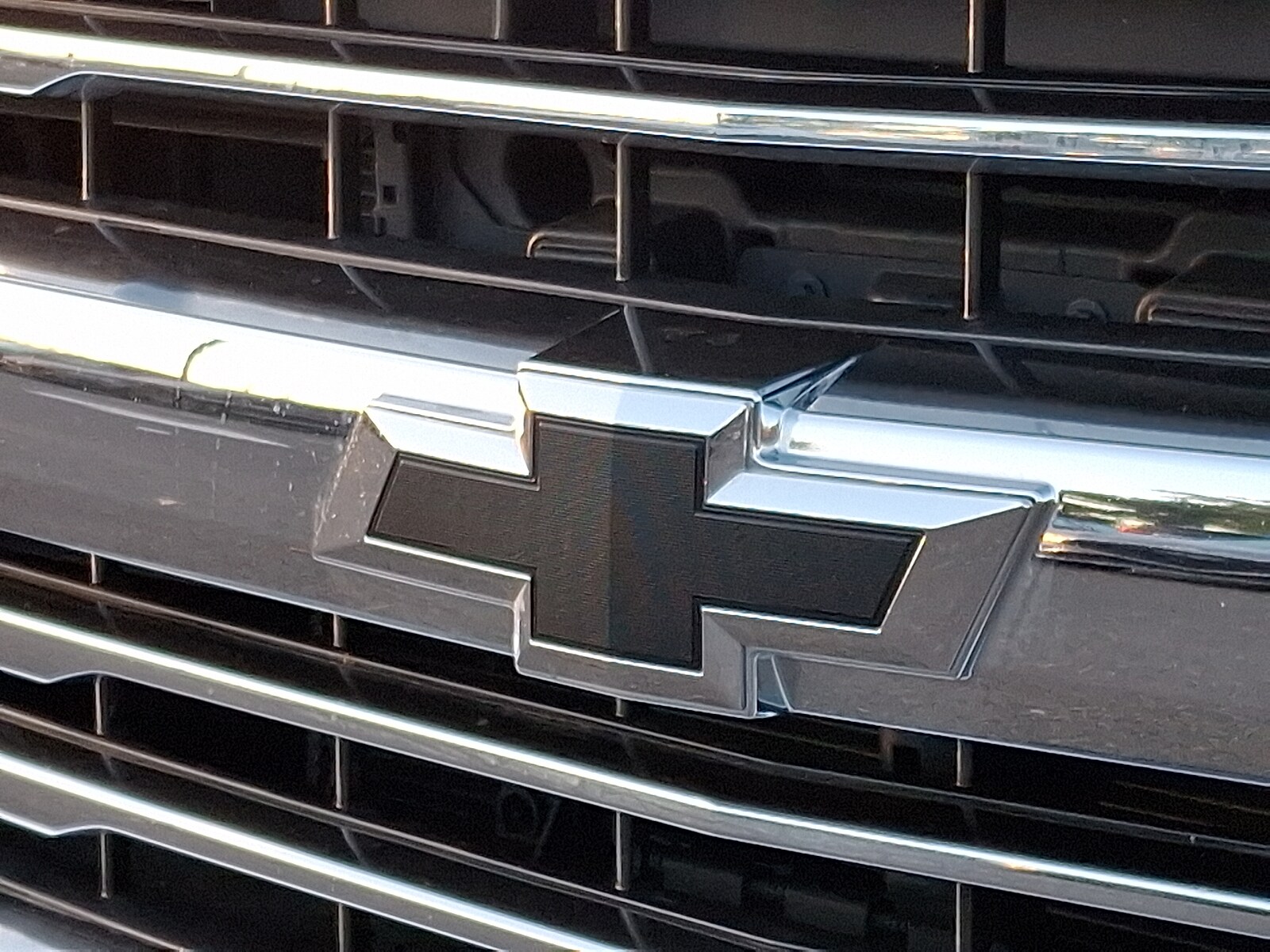 2017 Chevrolet Silverado 1500 High Country photo 4