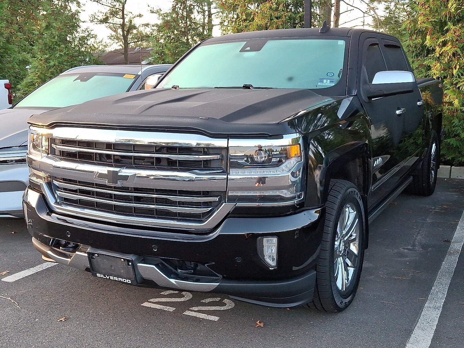 2017 Chevrolet Silverado 1500 High Country photo 3