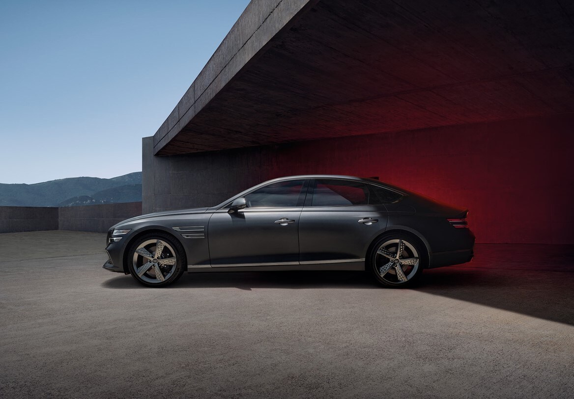 2023 Genesis G80 vs 2023 BMW 5 Series Genesis of Cherry Hill