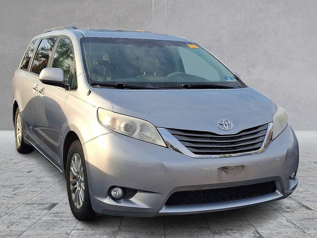 Used 2014 Toyota Sienna XLE Van