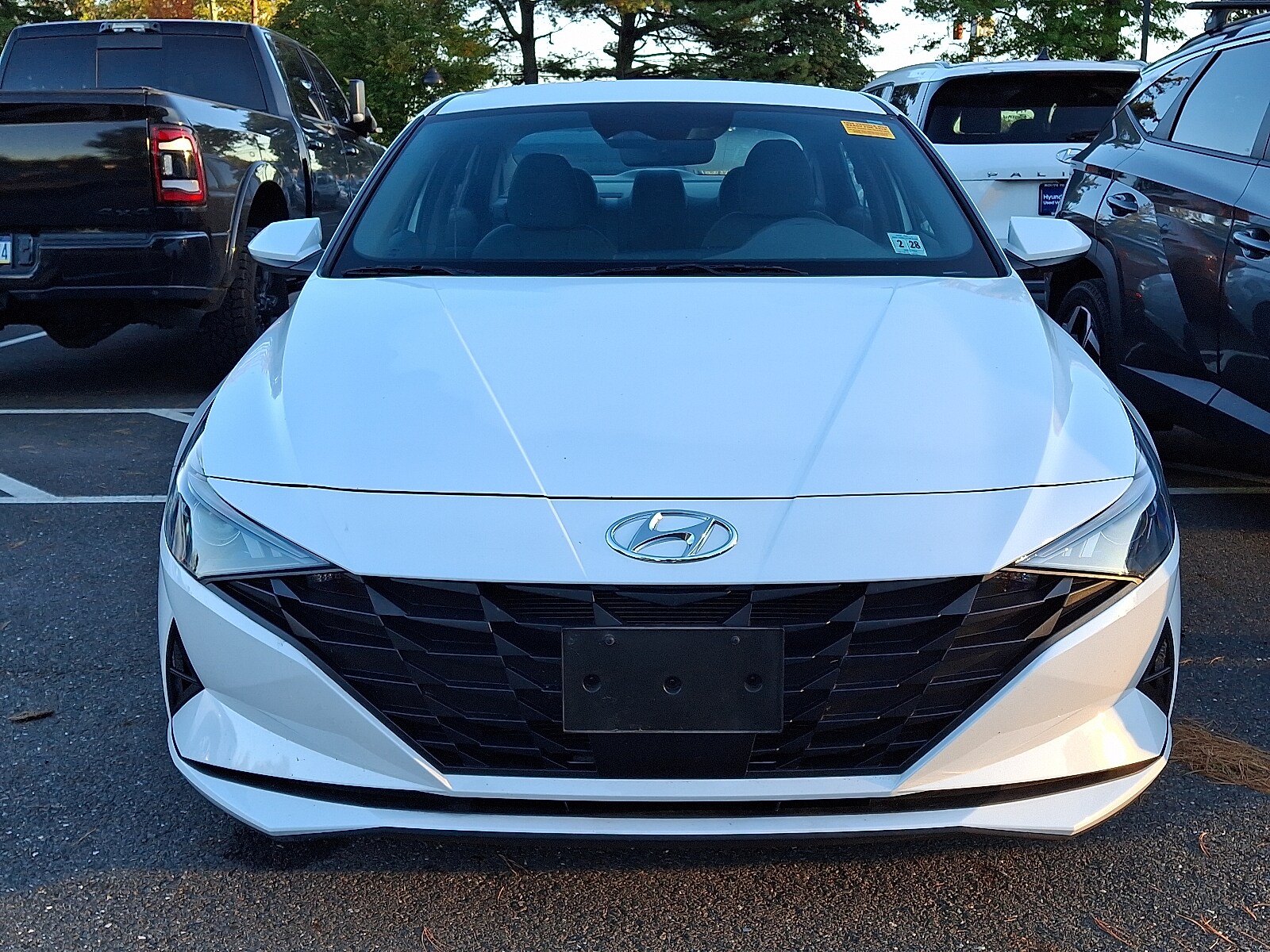 2023 Hyundai Elantra SEL Convenience photo 2