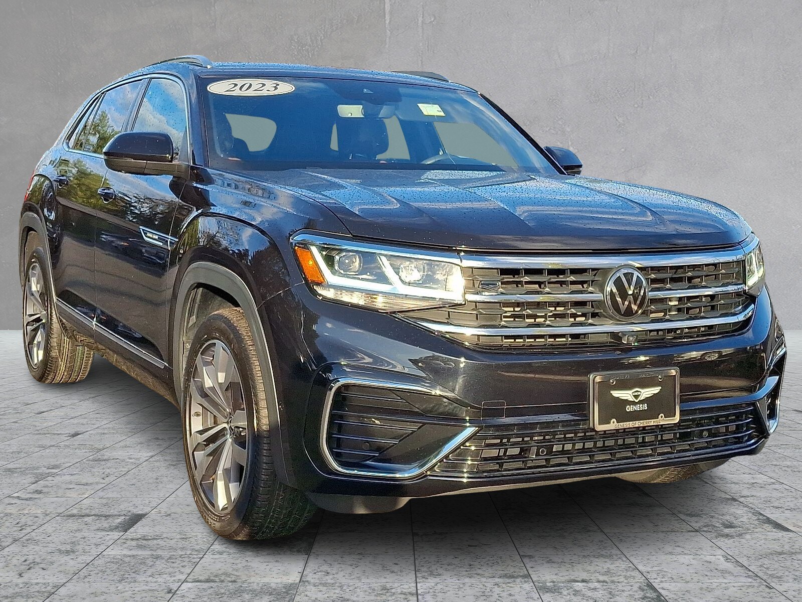 2023 Volkswagen Atlas Cross Sport V6 SEL Premium R-Line photo 2