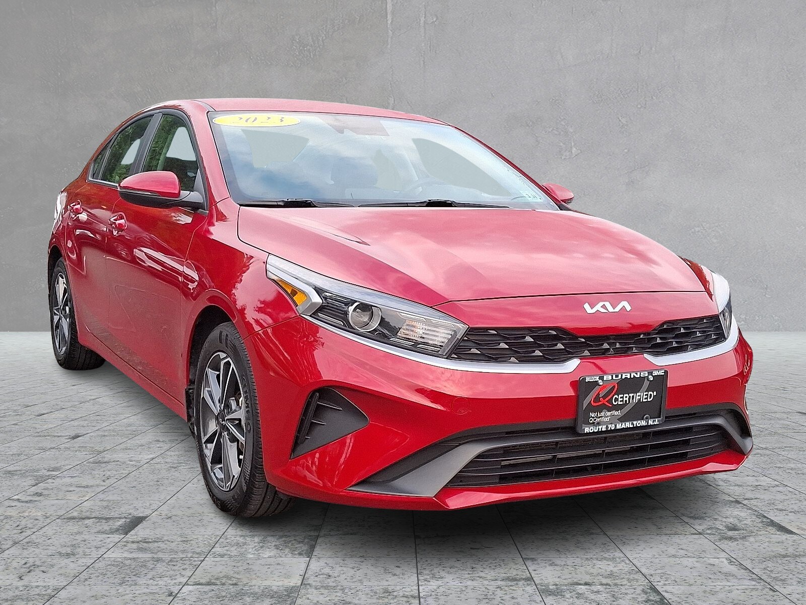 2023 Kia Forte LXS photo 2