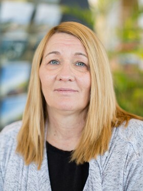 Staff member Linda Levins from db049b82582d