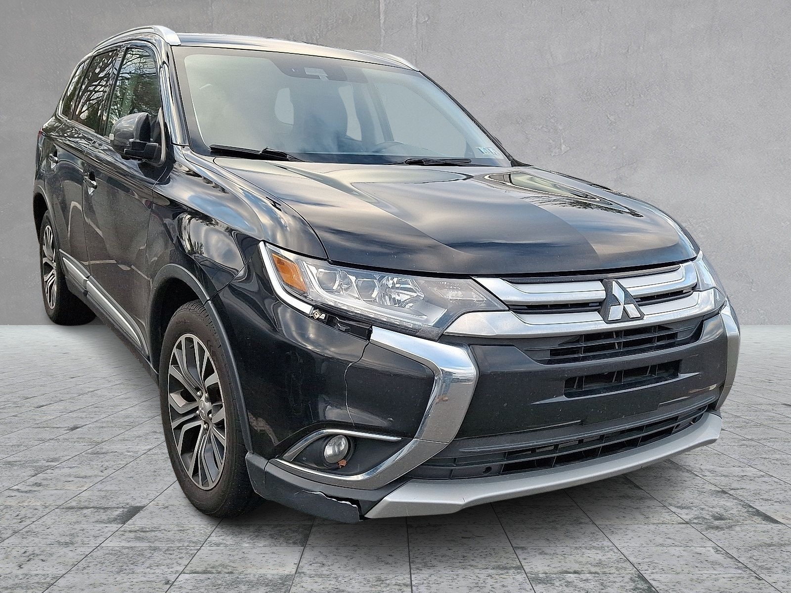 2017 Mitsubishi Outlander SEL's photo