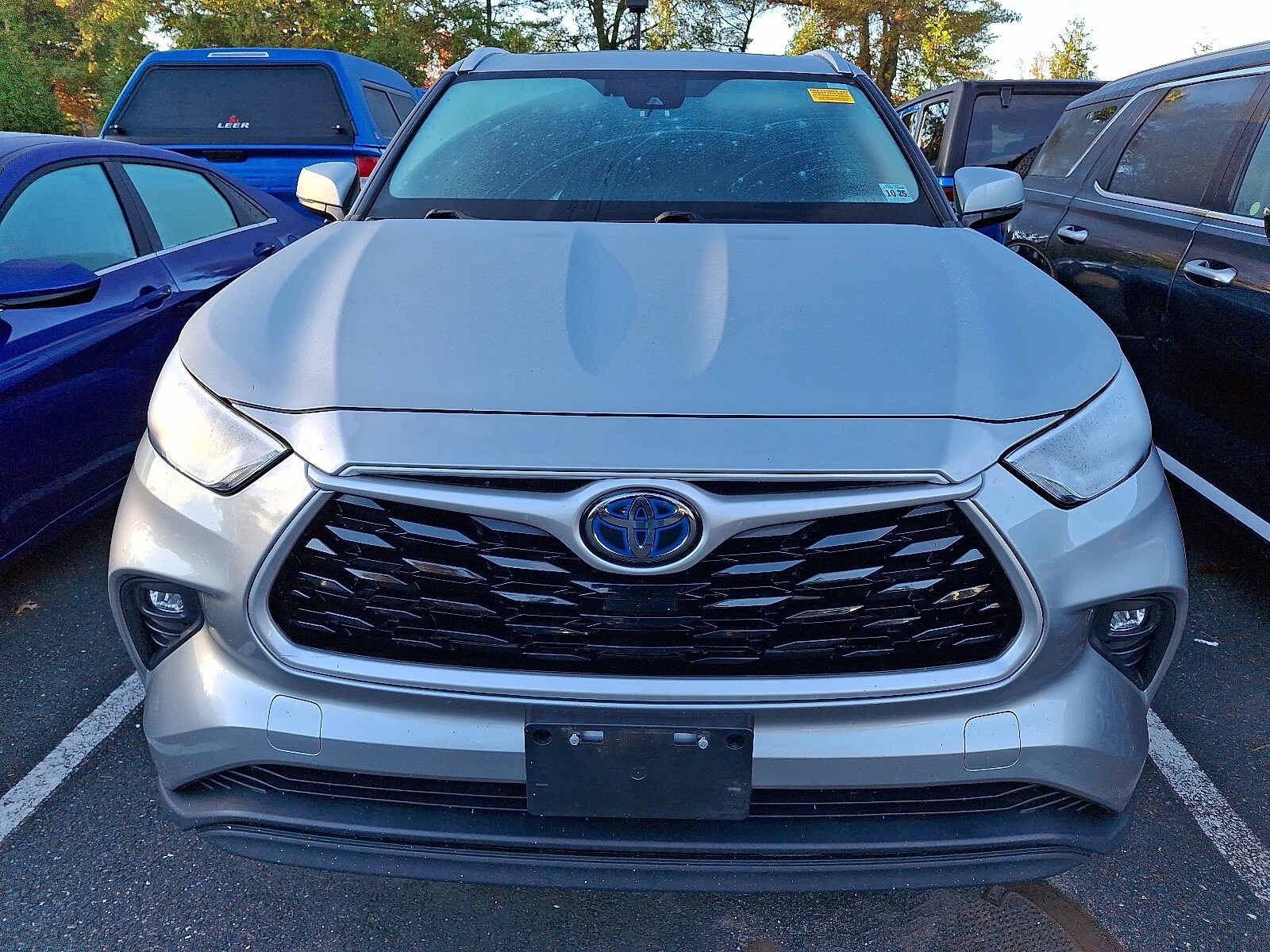 2020 Toyota Highlander Hybrid XLE photo 2