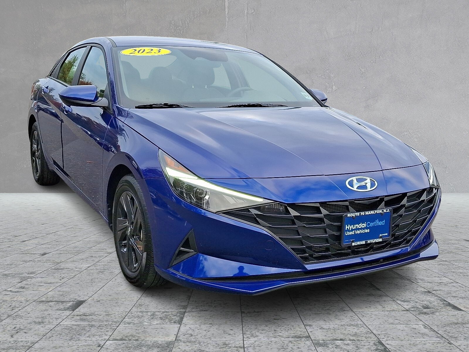 2023 Hyundai Elantra SEL photo 2