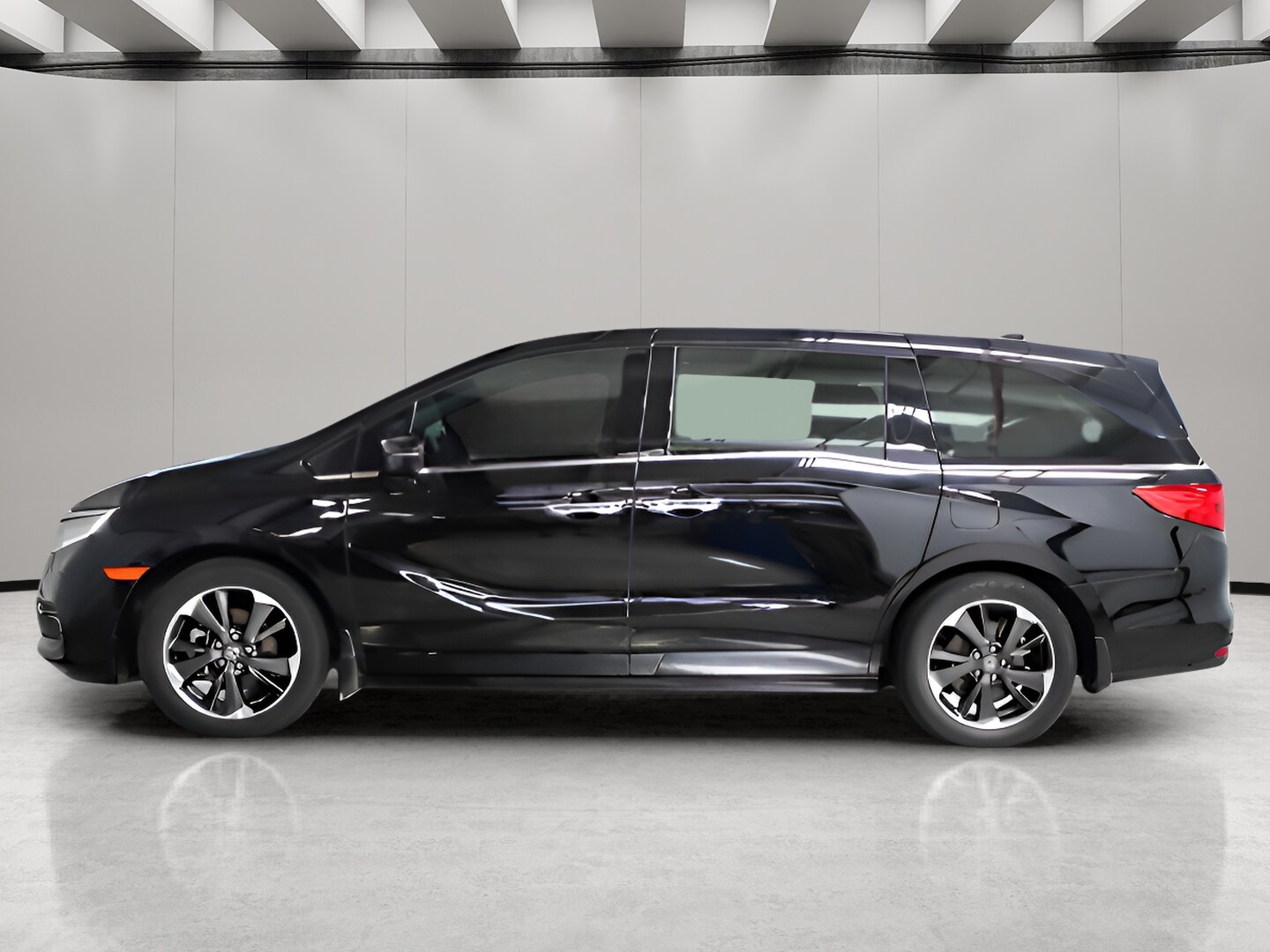 Used 2023 Honda Odyssey Elite with VIN 5FNRL6H90PB021141 for sale in Marlton, NJ