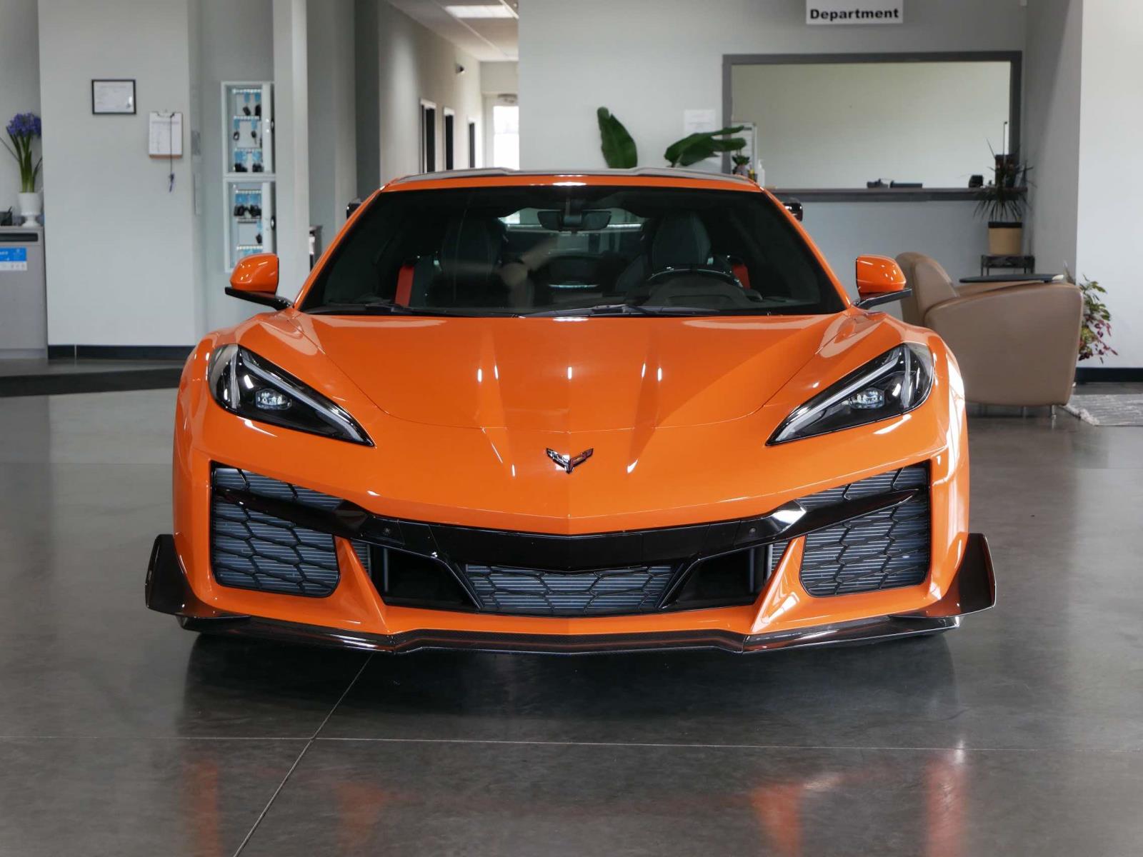 2023 Chevrolet Corvette Z06 3LZ photo 2