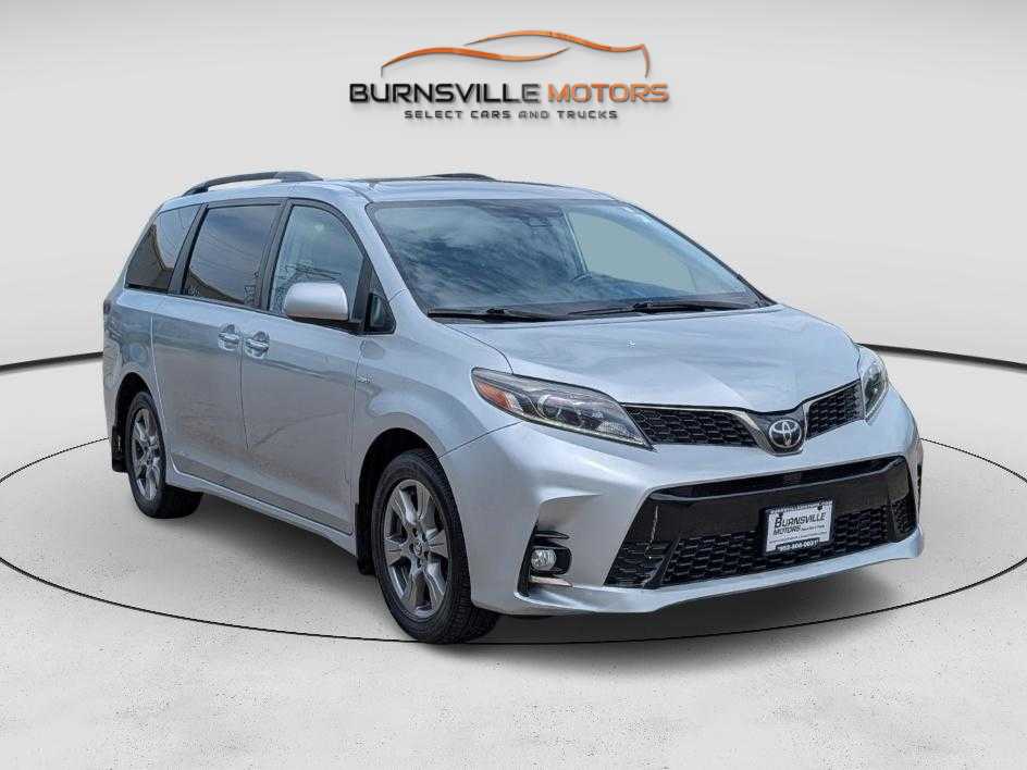 2019 Toyota Sienna SE Premium V6 7-Passenger AWD's photo