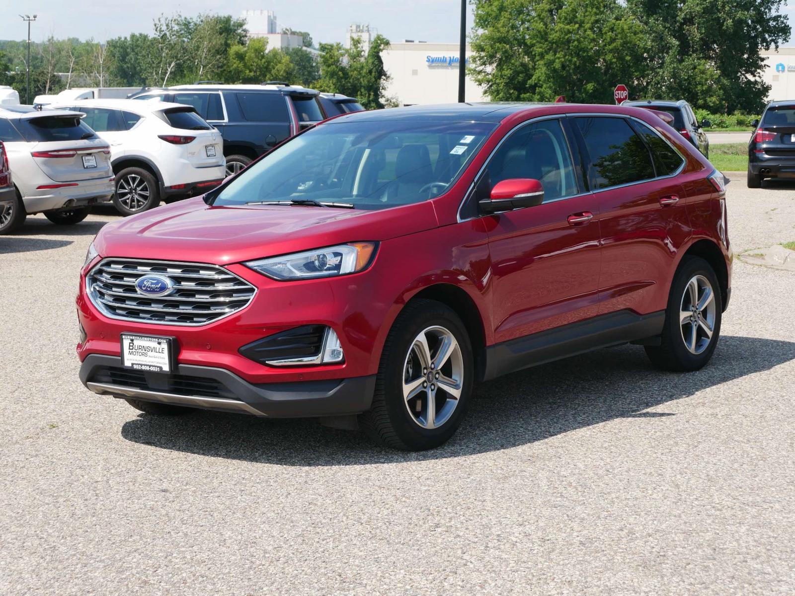 2020 Ford Edge Titanium photo 2