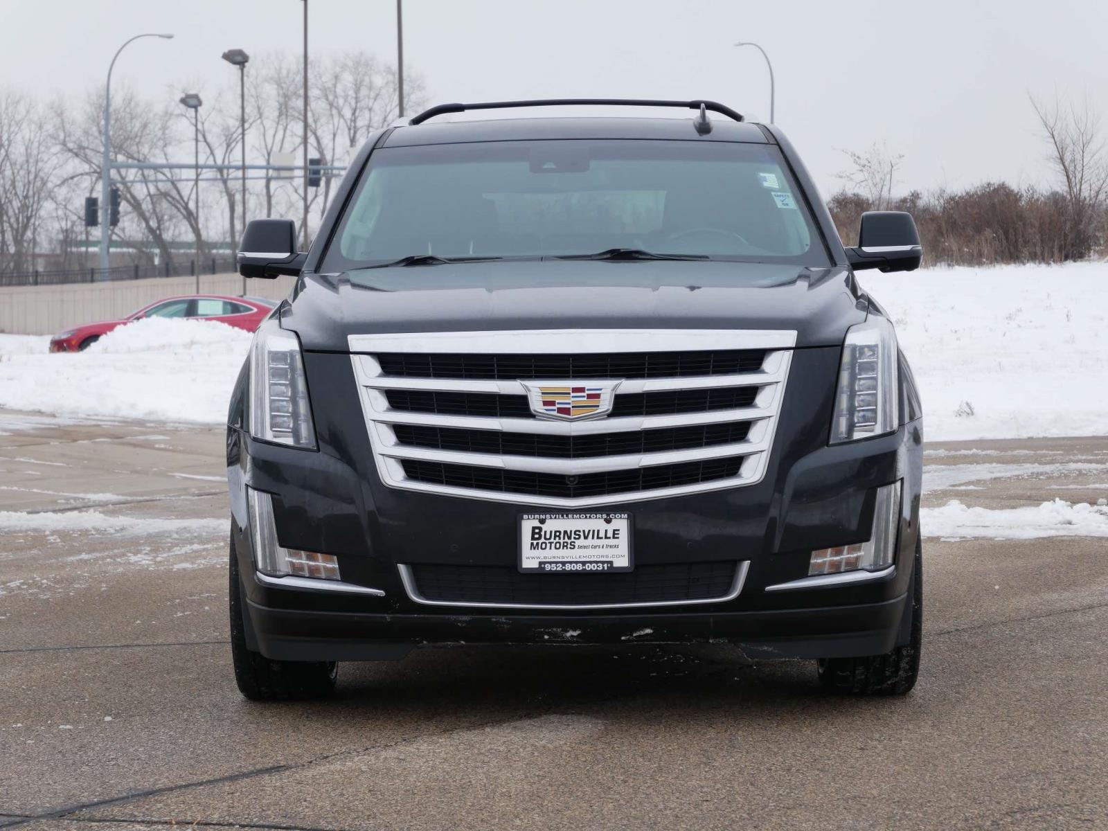 2017 Cadillac Escalade Luxury photo 2