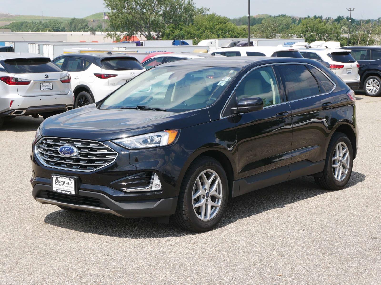 2021 Ford Edge SEL photo 3