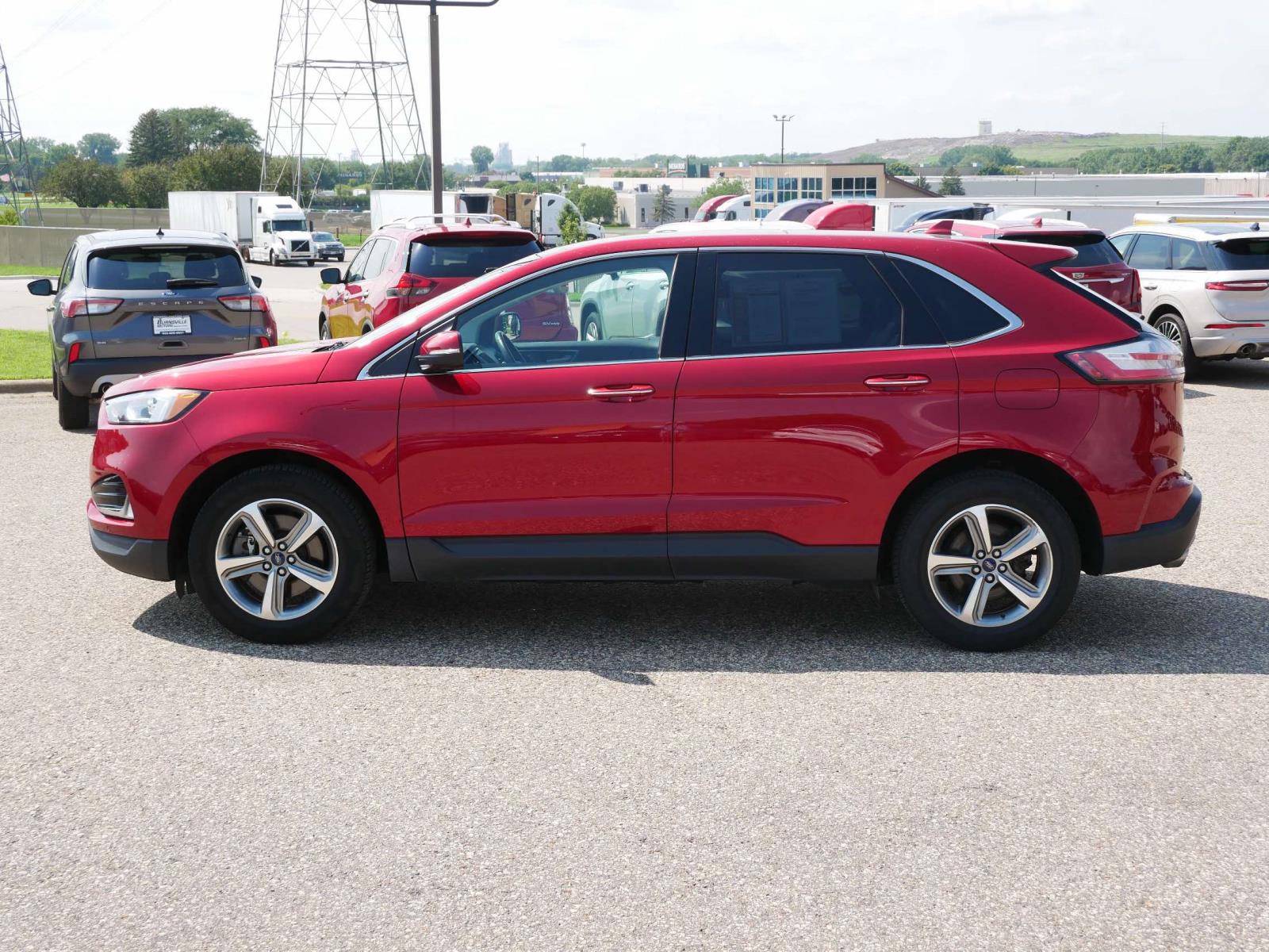2020 Ford Edge Titanium photo 3