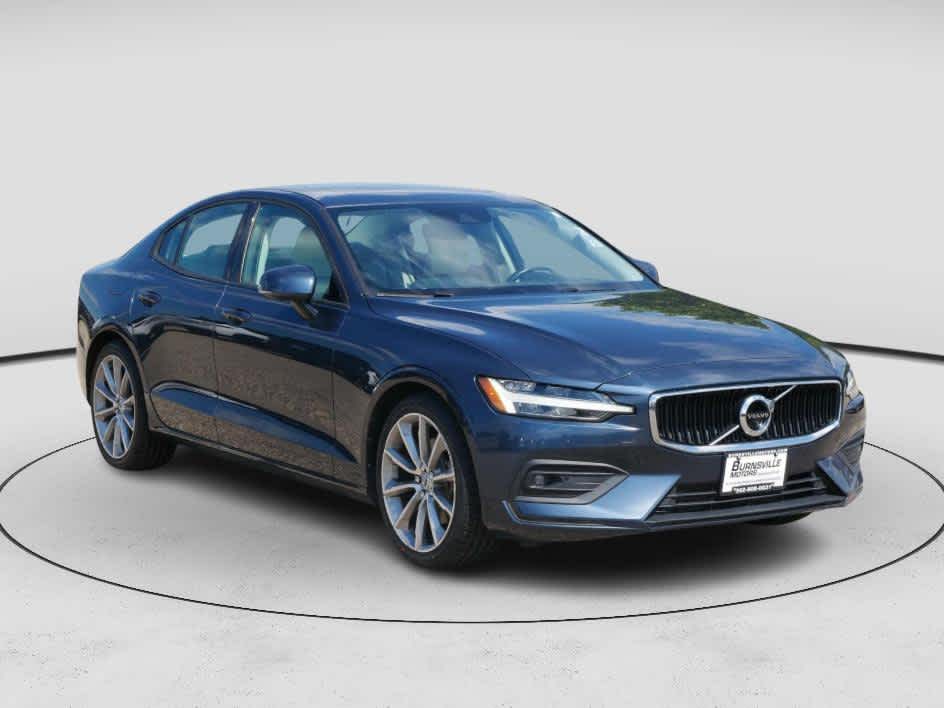 2021 Volvo S60 Momentum's photo