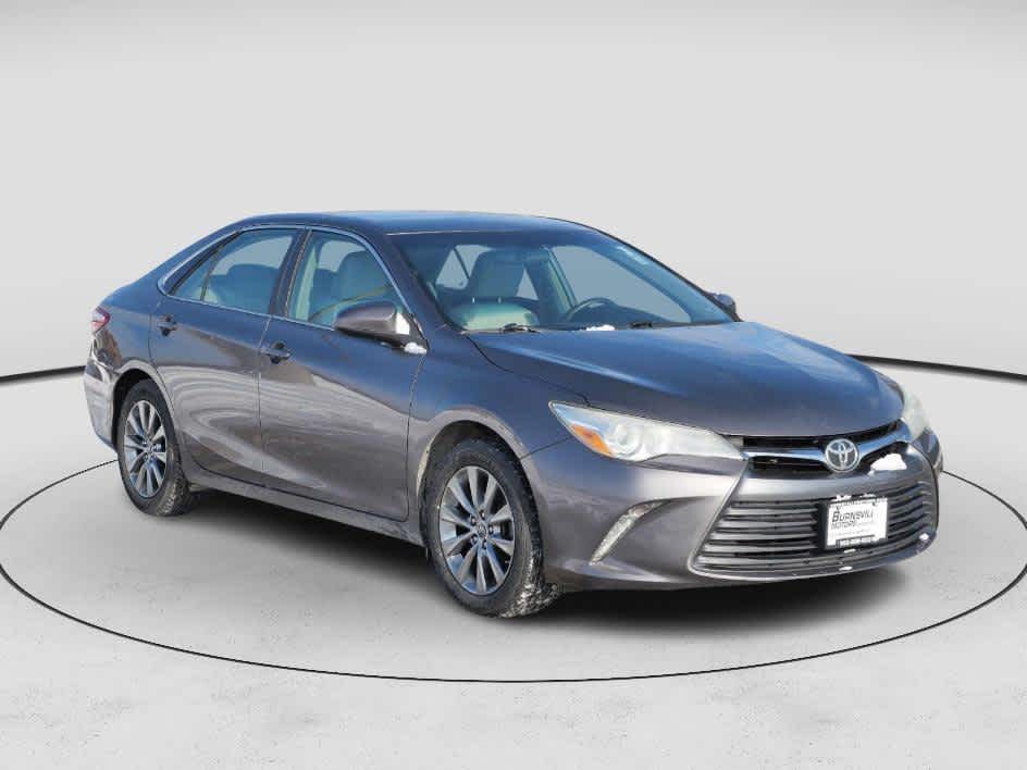 2015 Toyota Camry XLE's photo
