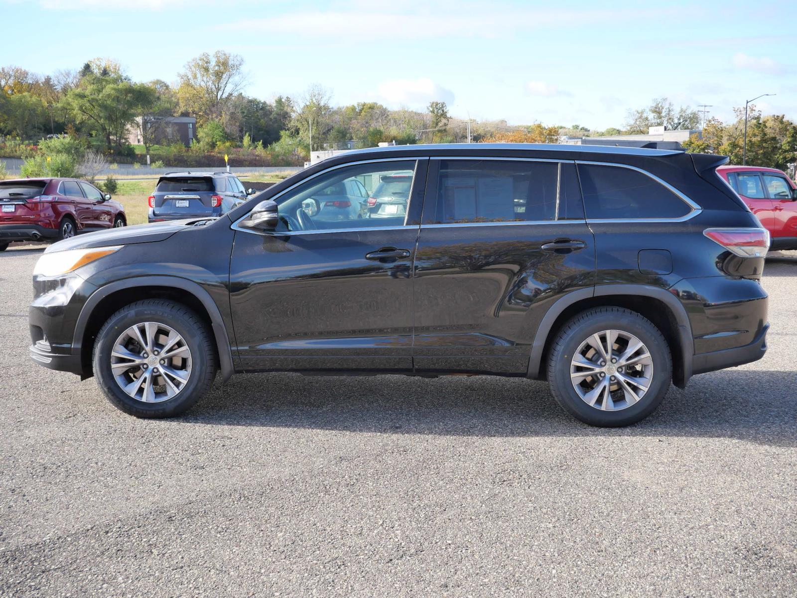2015 Toyota Highlander XLE photo 2