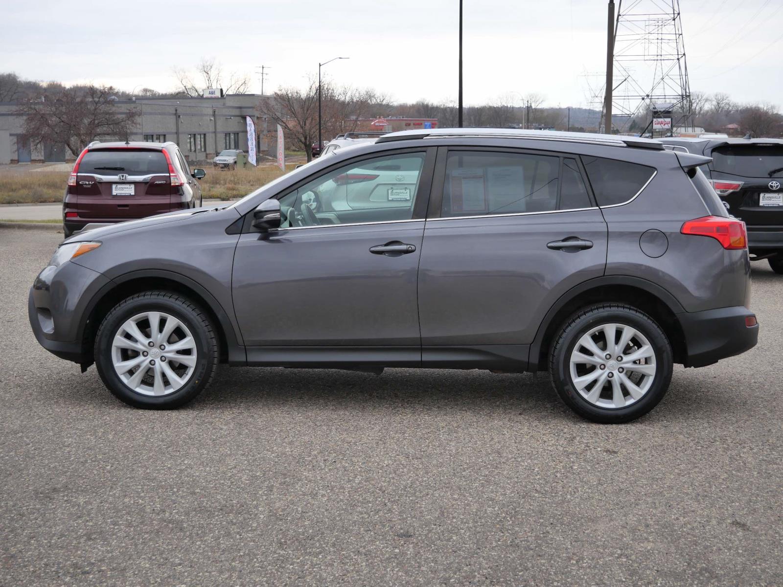 2015 Toyota RAV4 Limited photo 3