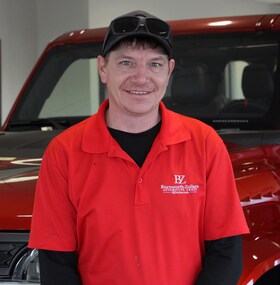 Staff member Simon Weeks from ID_5808652db8c5