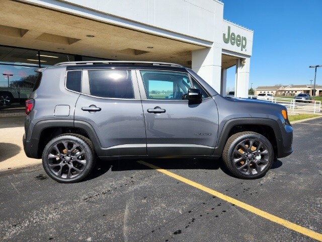 Used 2023 Jeep Renegade Altitude with VIN ZACNJDE19PPP72382 for sale in Nappanee, IN