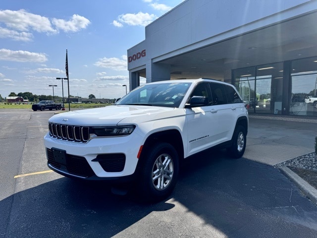 Used 2023 Jeep Grand Cherokee Laredo with VIN 1C4RJHAGXP8710016 for sale in Nappanee, IN