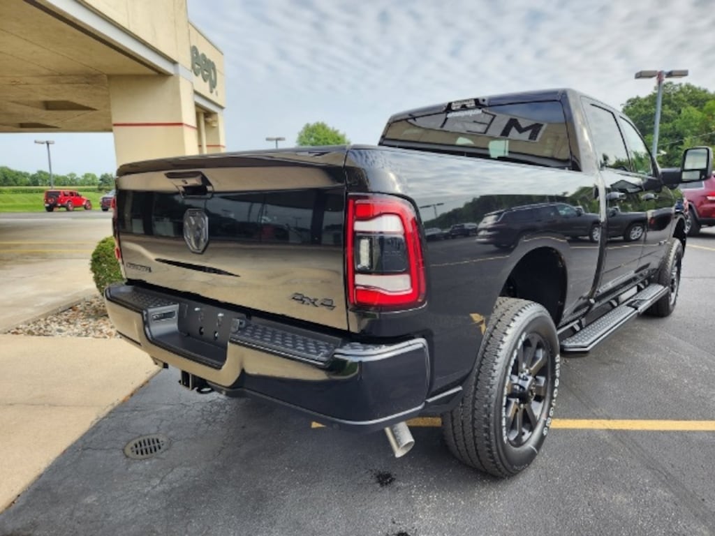 New 2024 Ram 2500 BIG HORN CREW CAB 4X4 6'4 BOX For Sale Nappanee IN