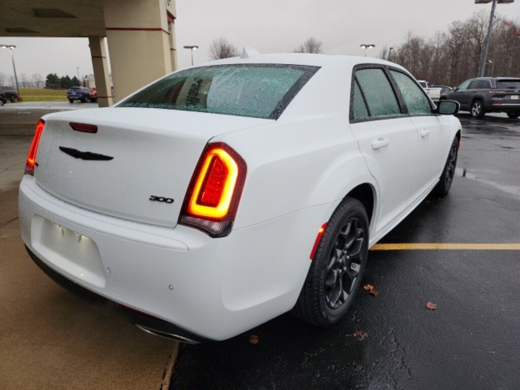 New 2023 Chrysler 300 TOURING L AWD For Sale Nappanee IN
