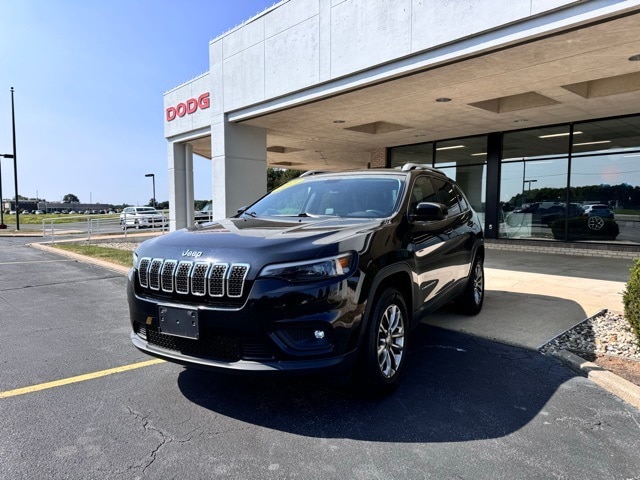 Used 2019 Jeep Cherokee Latitude Plus with VIN 1C4PJMLB6KD177275 for sale in Nappanee, IN