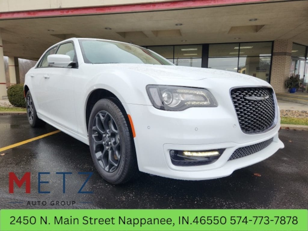 New 2023 Chrysler 300 TOURING L AWD For Sale Nappanee IN