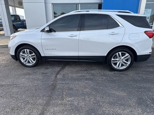 Used 2020 Chevrolet Equinox Premier with VIN 2GNAXYEX5L6136292 for sale in Ligonier, IN