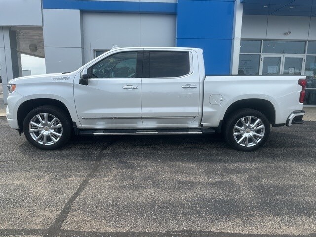 2024 Chevrolet Silverado 1500 High Country photo 3