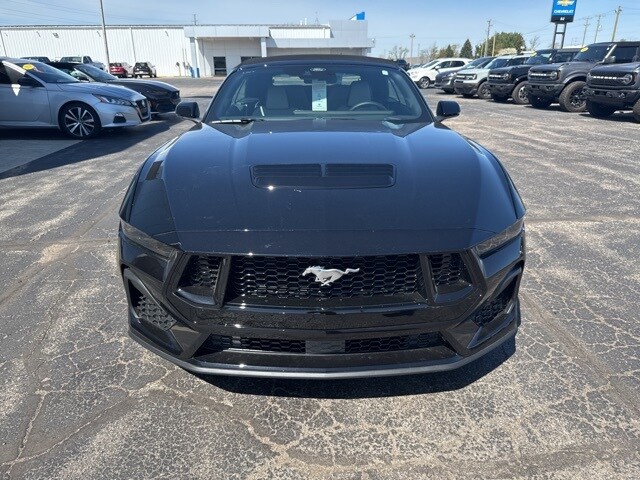 2025 Ford Mustang GT Premium photo 2