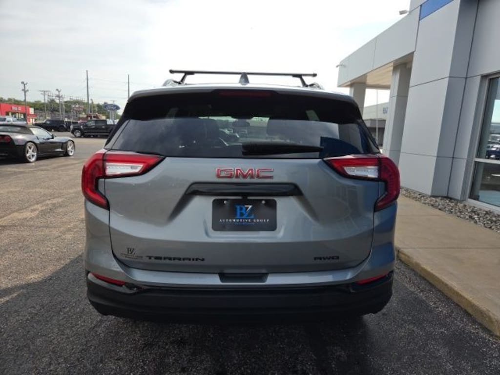 Used 2023 GMC Terrain SLE SUV