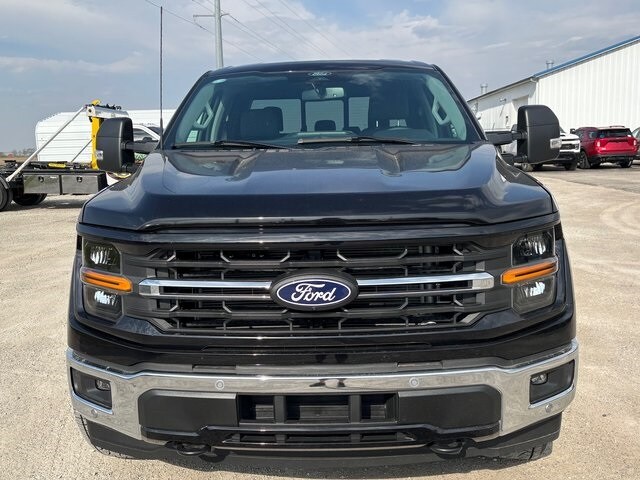 2025 Ford F-150 XLT photo 2