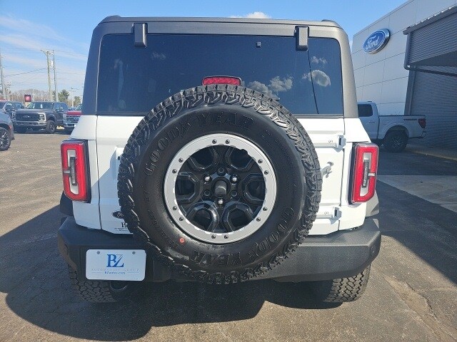 2025 Ford Bronco Outer Banks photo 2
