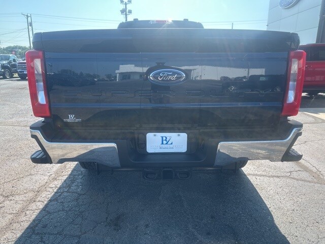 2025 Ford F-250 photo 3