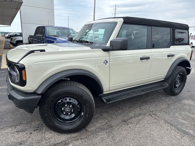 2026 Ford Bronco Outer Banks 4x4's photo