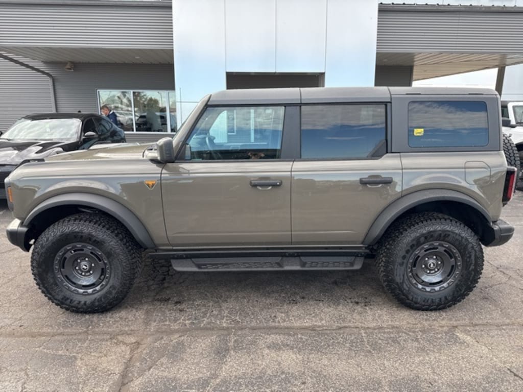 New 2025 Ford Bronco Badlands SUV