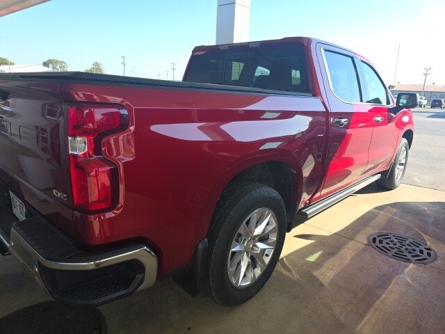 2021 Chevrolet Silverado 1500 LTZ photo 3