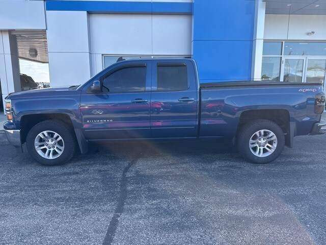 2015 Chevrolet Silverado 1500 LT photo 2