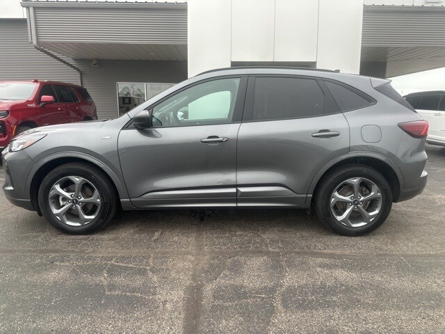 2023 Ford Escape ST-Line photo 2