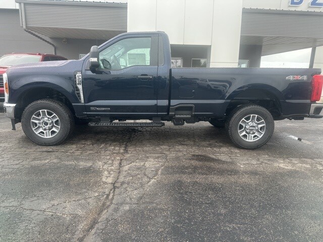 2025 Ford F-250 photo 2