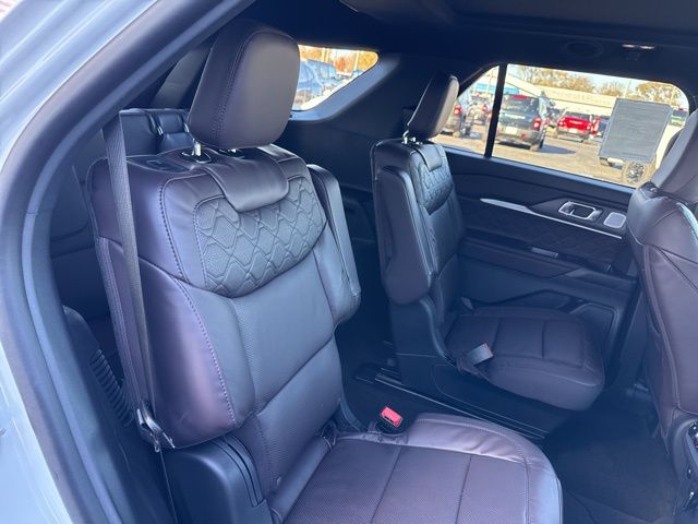 2026 Ford Explorer Platinum - Photo 36