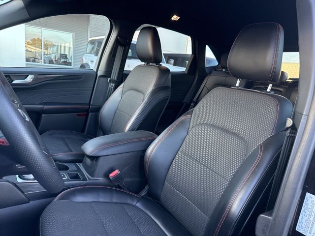 2023 Ford Escape ST-Line - Photo 13