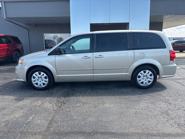 Used 2014 Dodge Grand Caravan SE with VIN 2C4RDGBG0ER278800 for sale in Ligonier, IN
